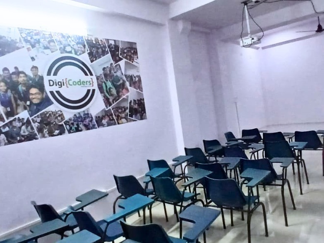 Smart Classrooms for Industrial Training in Kanpur