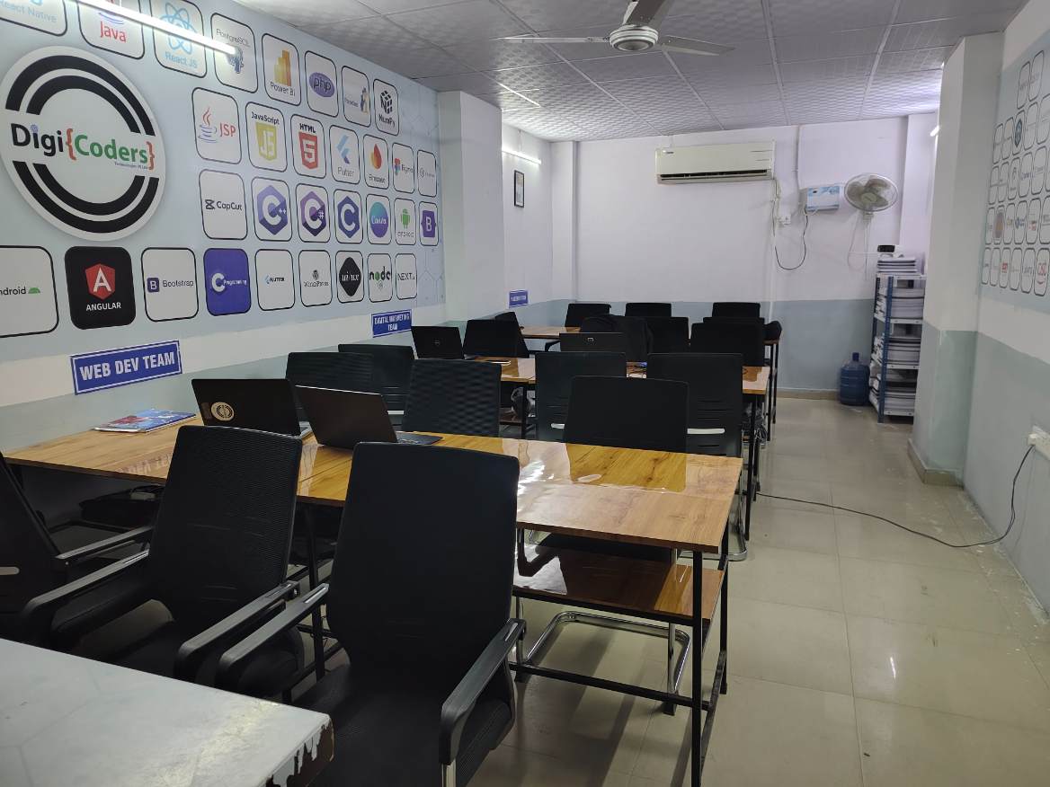 Modern Smart Classrooms for Industrial Training at DigiCoders Lucknow